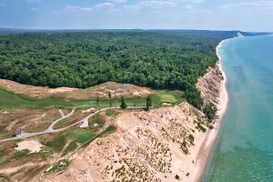 Arcadia Bluffs (Bluffs) 11th Green Coast